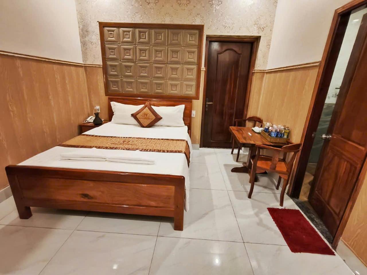 Khach San Tuong Vy Hotel Rạch Giá Eksteriør billede